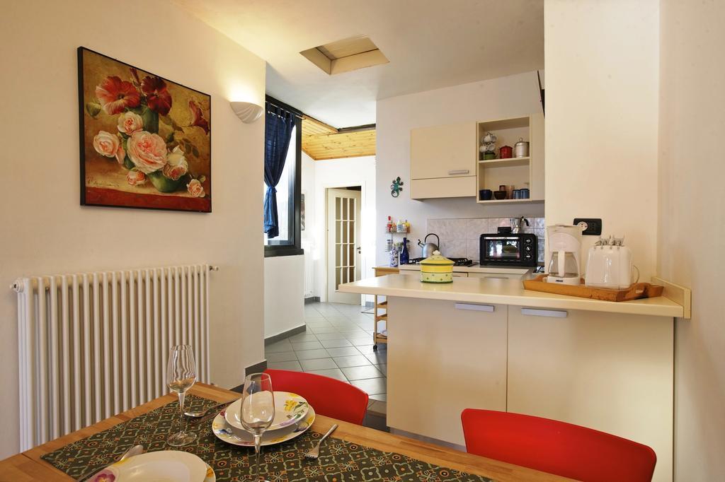 Bilocale Pieggio Apartment Oggebbio Bagian luar foto