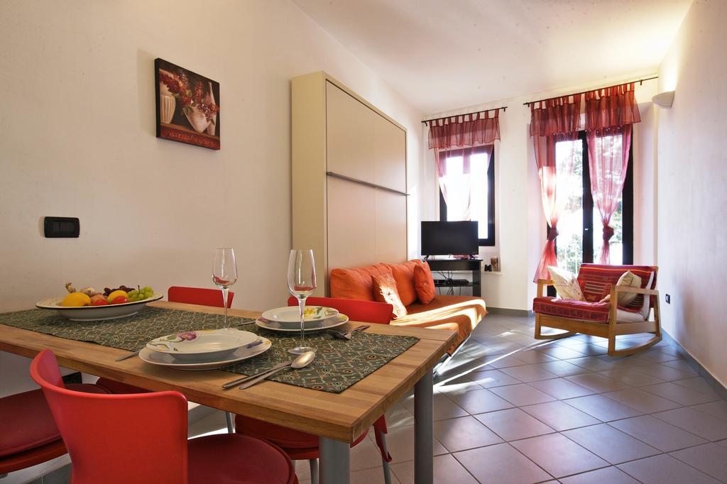 Bilocale Pieggio Apartment Oggebbio Bagian luar foto